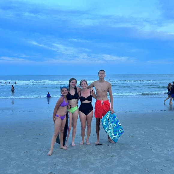 Meet your Posher, Amber - Picture 5 of 9